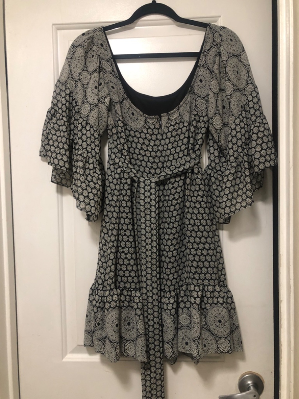 Betsey Johnson mandala print scoop neck flutter bell sleeve mini dressSize 2 - Picture 3 of 4